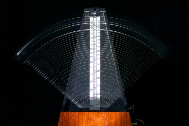 Building technique with a metronome